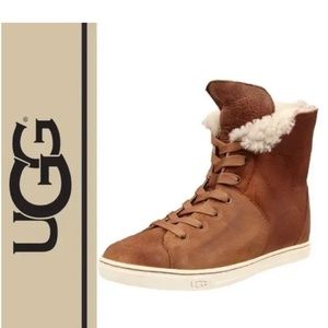 UGG Women’s Croft Tan Leather Lace Up Sherpa Lined Sneakers/Boots.